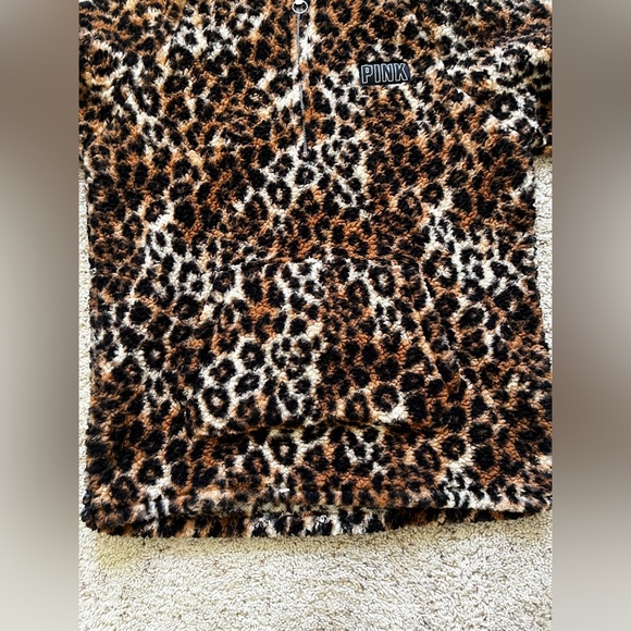 Victorias Secret Cheetah Fleece - Picture 5 of 10